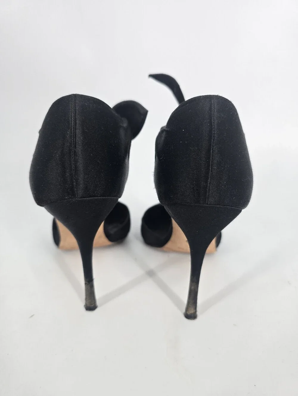 Manolo Blahnik Black Satin Bow Front Point Toe Pumps Size 37